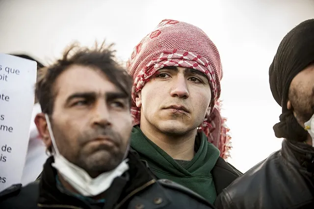 Мать отправила сына в «психушку» за участие в пикете в поддержку Павленского