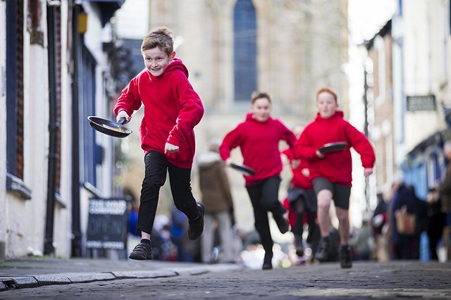 Ребенок по ошибке явился в школу с вибратором на ухе