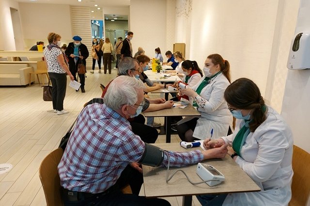 Публикуем список ТЦ, в которых можно будет привиться от коронавируса