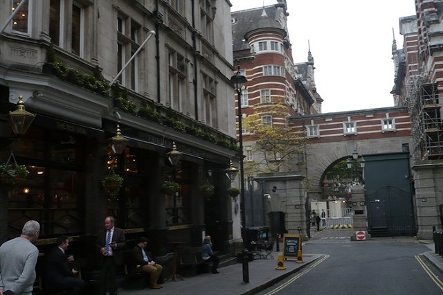 Британский банкир не верит в возвращение Лондона к прежней офисной жизни