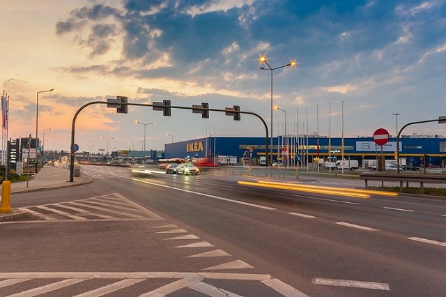 IKEA приостанавливает работу в России