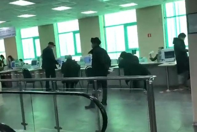 «Нас не любят». Россиянка поделилась впечатлением от получения банковской карты в Казахстане