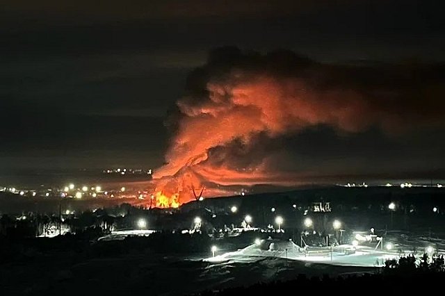 Под Екатеринбургом сгорела конюшня с 15 лошадьми