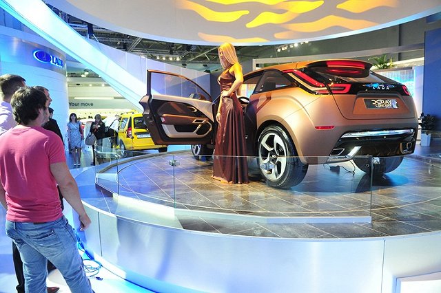 Глава АвтоВАЗа рассказал о желании продавать Lada дороже