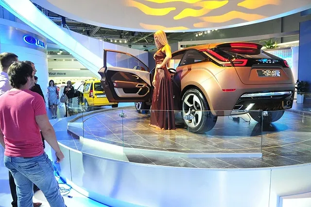 Глава АвтоВАЗа рассказал о желании продавать Lada дороже