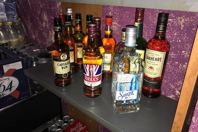 Кальянная в центре Екатеринбурга продавала клиентам нелицензированный алкоголь