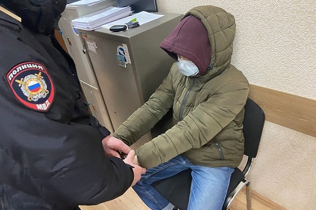 «Заплатите и внука не посадят»: в Екатеринбурге задержали афериста, обманывавшего пенсионеров