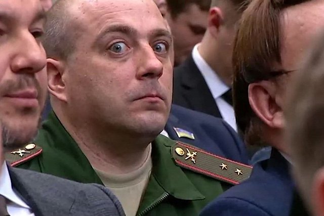 SHOT выяснил, что за мужчина попал в кадр трансляции Послания президента