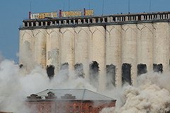 Под разрушаемым зданием ЕМЗ находится секретный бункер