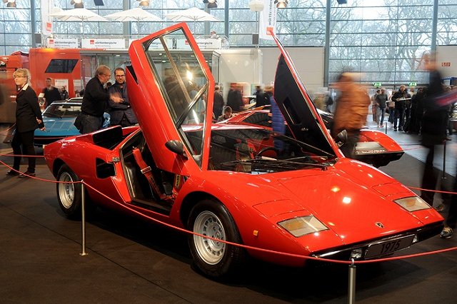 Под влиянием кризиса россияне принялись скупать Lamborghini