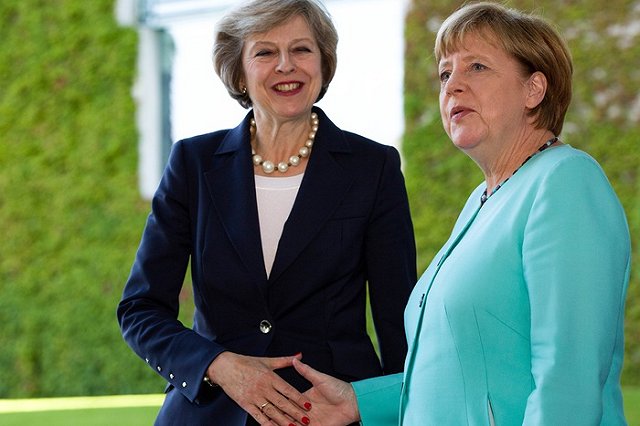 Британия отложила выход из ЕС до следующего года