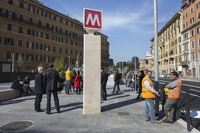 Власти Италии возложили вину за инцидент в метро на российских болельщиков
