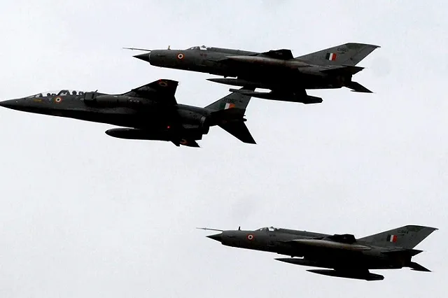 Авиакомпании России изменили маршруты из-за конфликта Пакистана и Индии