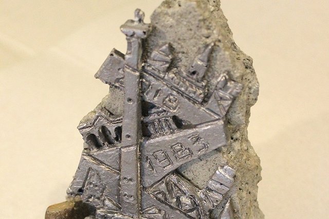 Фрагменты снесенной год назад в Екатеринбурге телебашни стали скульптурой