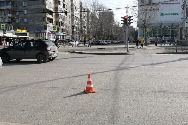 На ЖБИ водитель «восьмерки» ВАЗ сбил ребенка и скрылся с места ДТП