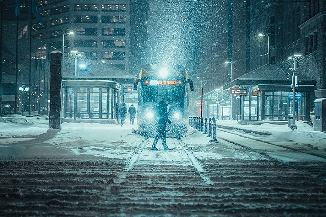 Жители Екатеринбурга пожаловались на холод в общественном транспорте