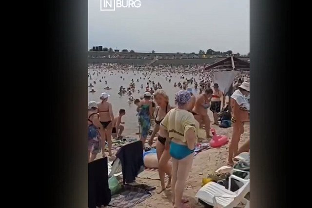 Жительница Екатеринбурга показала пляж, полностью заполненный людьми