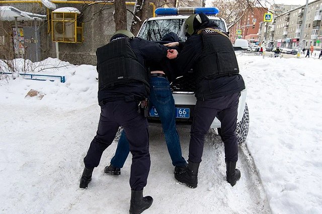 В Екатеринбурге троица рецидивистов едва не «порешила» собутыльника за чужой долг