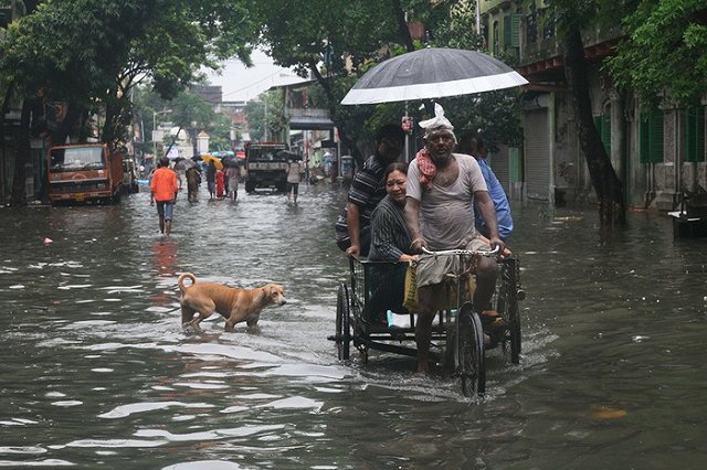 В результате тропического циклона на Фиджи погибли 20 человек