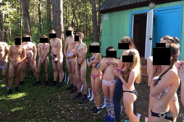 На «посвящении в студенты» в Кемеровской области первокурсников раздели догола