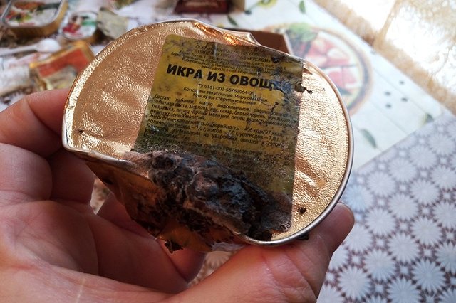 В Брянске вручили заплесневелый сухпаек школьнику, спасшему тонущего ребенка