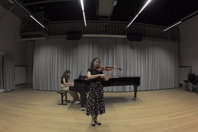 «По факту рождения». Итальянский конкурс выдвинул российским скрипачкам новое условие участия