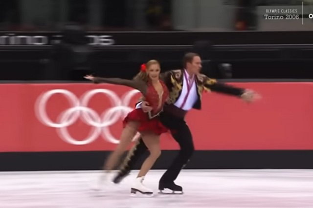 Костомарову ампутировали все пальцы левой руки, сообщил источник