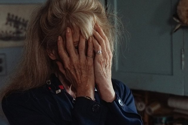 В Екатеринбурге босой парень до комы избил женщину на улице