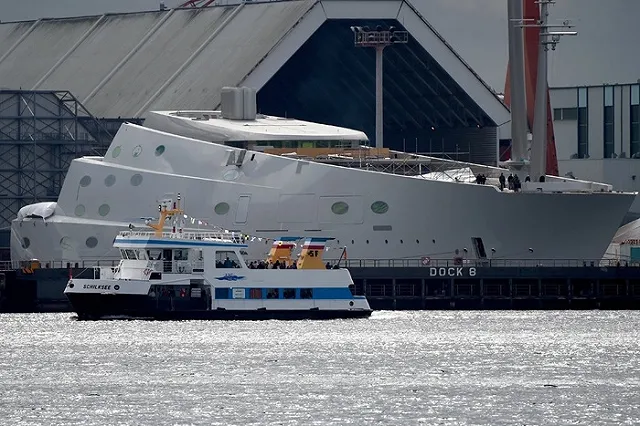 Российский миллиардер купил крупнейшую в мире яхту за $404 млн