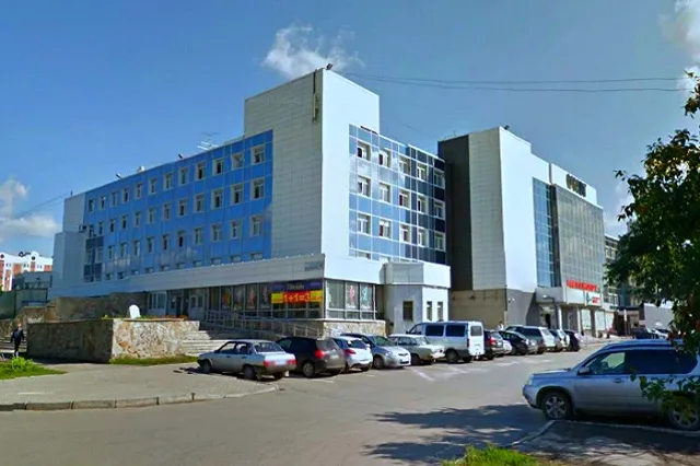 В Екатеринбурге более 100 спасателей несколько часов тушили пожар в «Мегамарте»