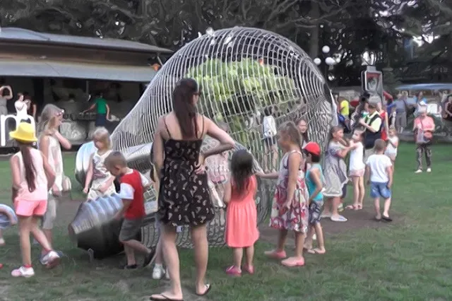 В Ялте открыли памятник блэкауту