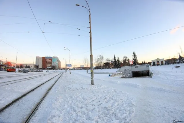 СМИ: Улицы Екатеринбурга посыпали противогололедной грязью (ФОТО)