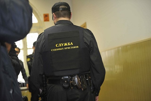 25 тысяч жителей Свердловской области не выпустили за границу