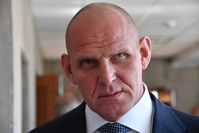 Александр Карелин поддержал решение об отказе от депутатских пенсий