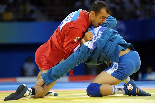 «Золото» чемпионата мира по самбо в Бухаресте взяли свердловские росгвардейцы