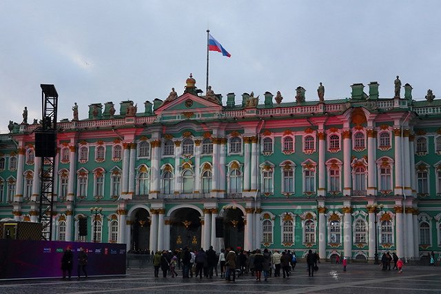 У посетительницы Эрмитажа украли более 1 млн рублей