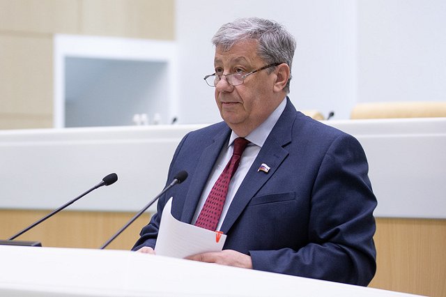 Чернецкий рассказал, почему в Москве есть деньги на метро, а в регионах их нет