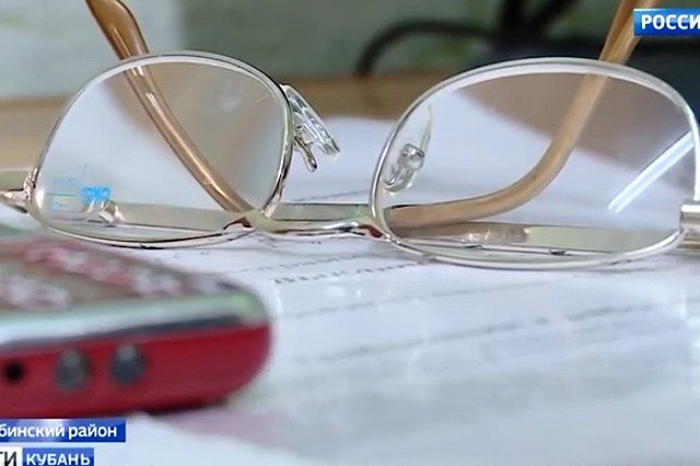 В Екатеринбурге пенсионерка под диктовку аферистов «инвестировала» более 4 миллионов рублей