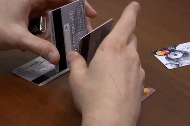 Россияне рассказали, сколько денег дают детям на карманные расходы