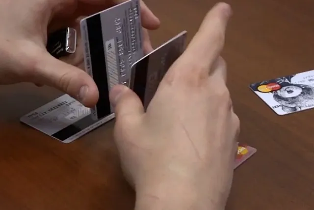 Россияне рассказали, сколько денег дают детям на карманные расходы