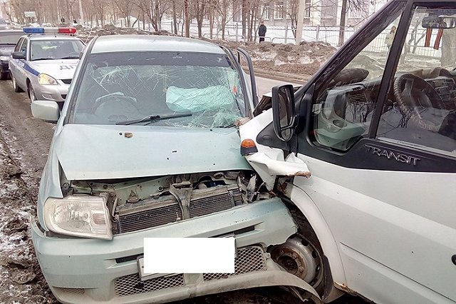 В Ревде водитель маршрутки уснул за рулем во время движения