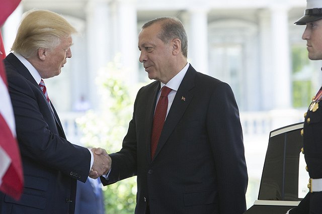 Опубликовано видео избиения охраной Эрдогана демонстрантов в Вашингтоне