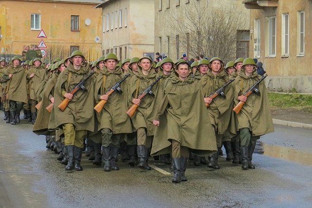 В Екатеринбурге бригады ТВ не пускали на площадь для съемок парада