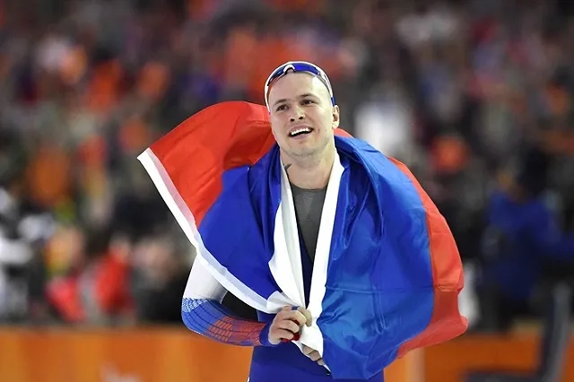 Конькобежец Павел Кулижников стал чемпионом мира в спринте