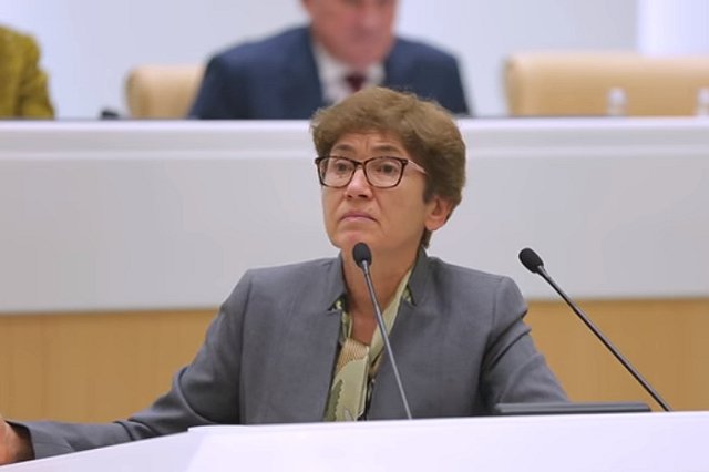 «Ты мне денег дай и больше ко мне не приставай». Наталья Зубаревич — о реформе помощи малоимущим