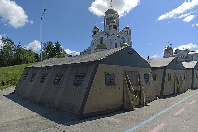 Паломники съезжаются к Храму на Крови, несмотря на запреты властей