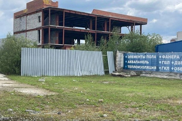В Екатеринбурге за несколько десятков миллионов продают недострой