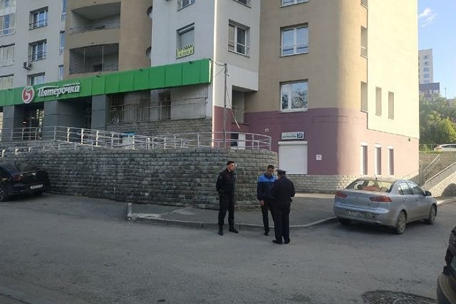 На Урале бывшим мигрантам, получившим гражданство РФ, начали вручать повестки в военкомат