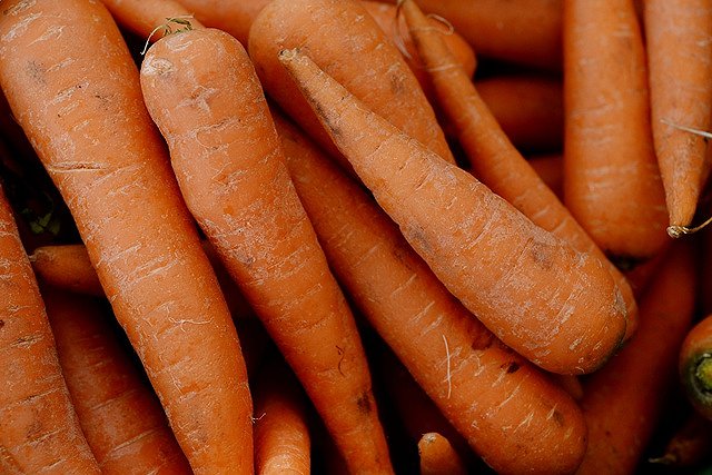В магазинах Владивостока появилась морковь по 2,5 тыс. рублей за килограмм