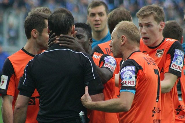 «Урал» и «Зенит» завершили матч со счетом 1:1